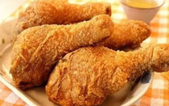 泰国小姐姐油炸鸡腿,小姐姐秘制油炸鸡腿，香气四溢，回味无穷