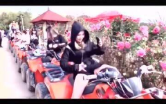 坐小姐姐副驾驶视频,小姐姐与友人的温馨互动